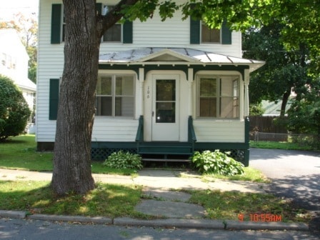106 Lawrence St in Saratoga Springs, NY - Building Photo - Building Photo