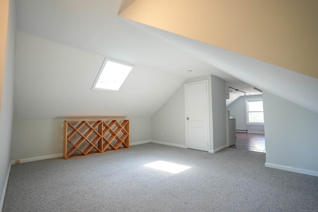 14 Mayflower Ave in Stamford, CT - Building Photo - Building Photo