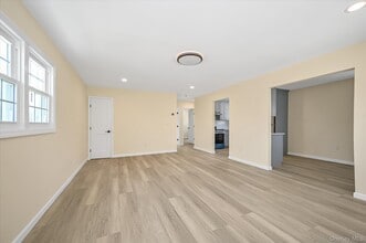 9526 243rd St in Bellerose, NY - Building Photo - Building Photo