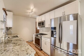 6921 Russell Ave S in Minneapolis, MN - Foto de edificio - Building Photo