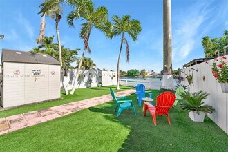 17101 SW 142nd Pl in Miami, FL - Building Photo - Building Photo