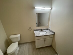 192 Erie Blvd-Unit -703 in Schenectady, NY - Building Photo - Building Photo