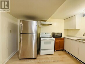 90 Nightstar Dr in Richmond Hill, ON - Building Photo - Building Photo