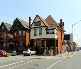 2-4 West Ave in Hamilton, ON - Building Photo - Primary Photo