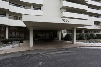 The Carlyle House in Arlington, VA - Building Photo - Building Photo