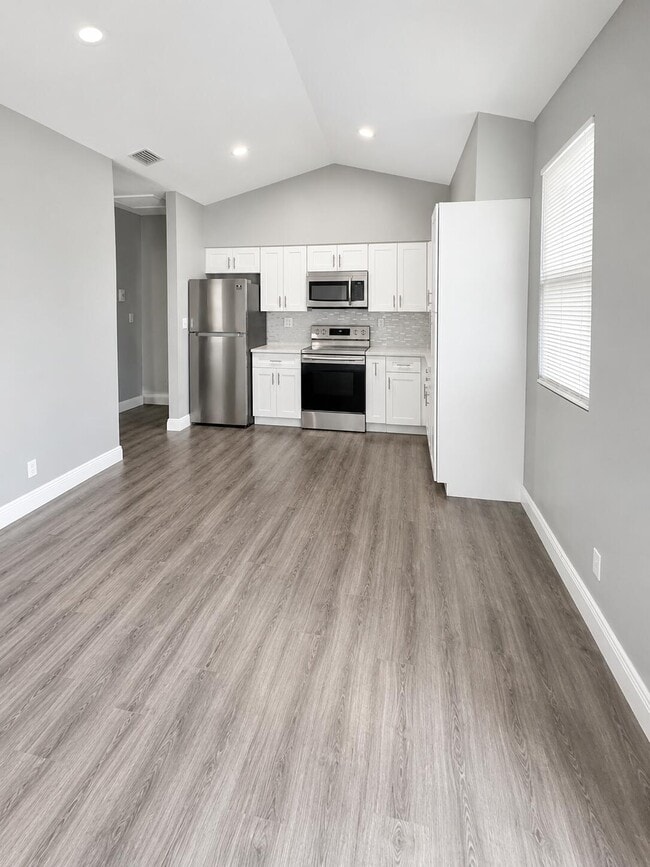 property at 1818 Meadow Ct