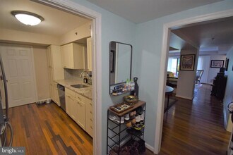 610 N West St in Alexandria, VA - Building Photo - Building Photo