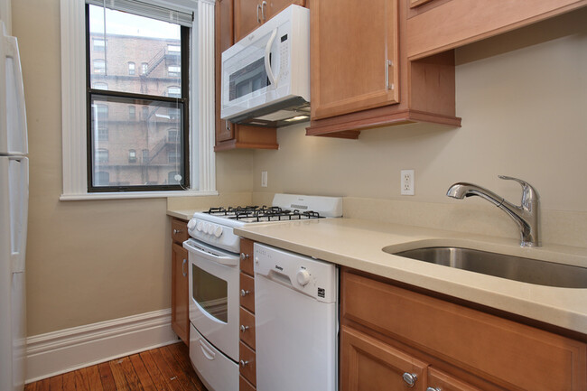 60 Charlesgate E, Unit #59 Fenway in Boston, MA - Building Photo - Building Photo