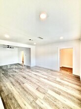 715 W Pembroke Ave in Dallas, TX - Building Photo - Building Photo