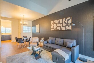 7900 E Princess Dr in Scottsdale, AZ - Foto de edificio - Building Photo