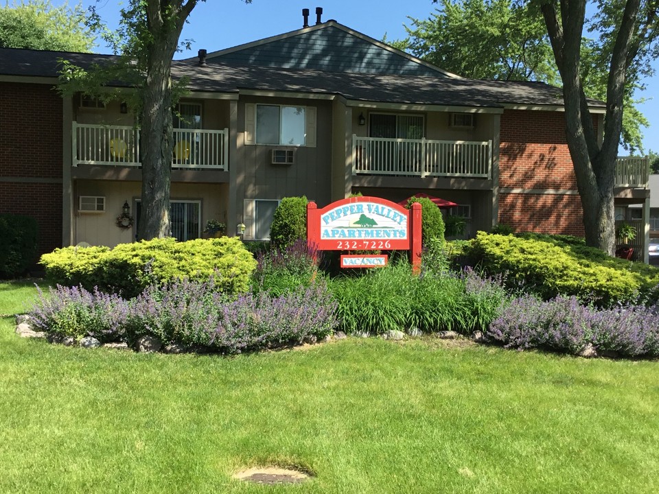 Pepper Valley Apartments in Geneva, IL - Building Photo