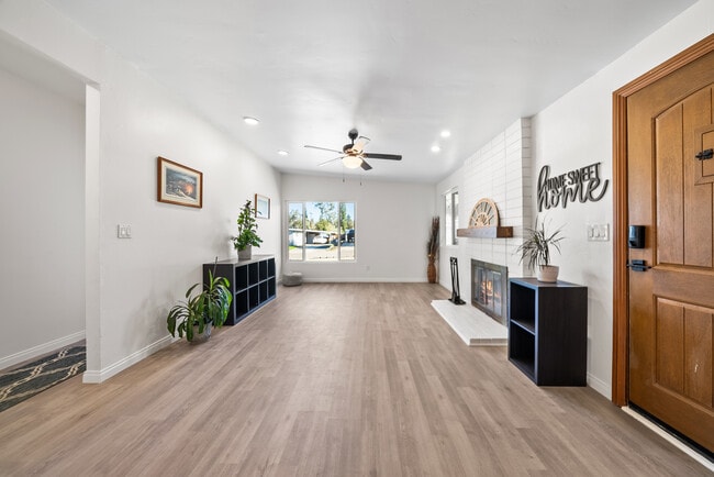 9254 Fairlawn St in Santee, CA - Building Photo - Building Photo