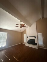 15715 Rolling Timbers Dr in Houston, TX - Building Photo
