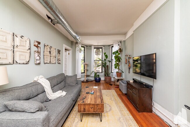 property at 3336 N Sheffield Ave