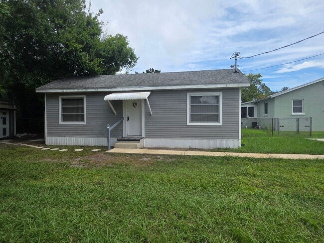 property at 901 Daytona Ave