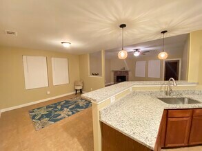 513 Paddle Dr in Crowley, TX - Foto de edificio - Building Photo