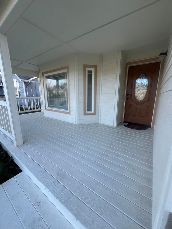 1278 Winery Ln in Eugene, OR - Building Photo - Building Photo