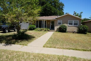 3008 47th St in Lubbock, TX - Building Photo