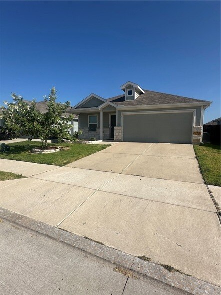 202 Lemongrass Dr in Princeton, TX - Building Photo