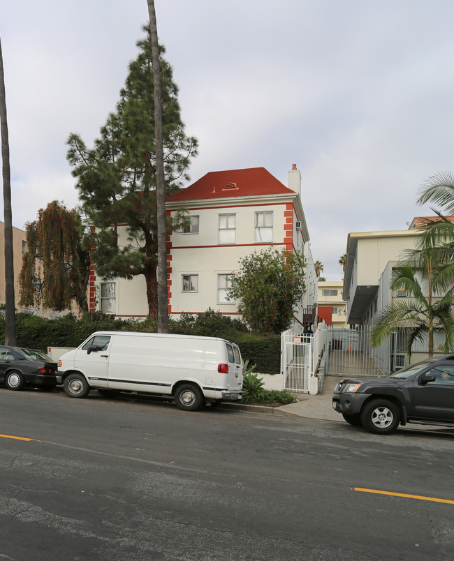 321 S Kenmore Ave in Los Angeles, CA - Building Photo - Building Photo