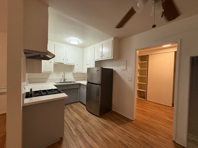 4855 Lexington Ave in Los Angeles, CA - Building Photo - Building Photo