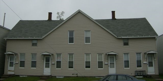 1834 Rockingham Rd in Davenport, IA - Foto de edificio - Building Photo