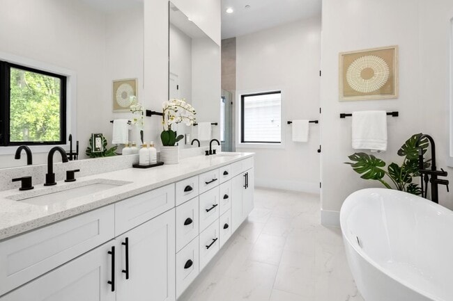 10620 Parkwood Dr in Kensington, MD - Building Photo - Building Photo