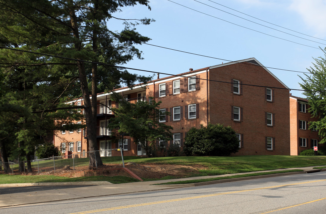 UMW Apartments in Fredericksburg, VA - Building Photo