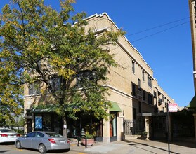 Maple Court in Chicago, IL - Foto de edificio - Building Photo