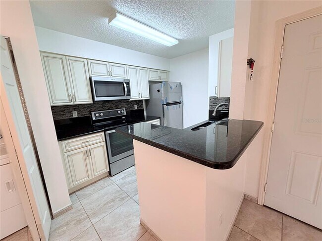 717 Secret Harbor Ln in Lake Mary, FL - Building Photo - Building Photo