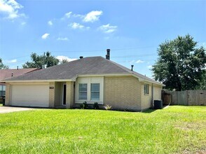 5621 Village Way Dr. in Katy, TX - Building Photo - Building Photo