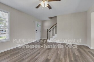 723 Holland Ridge Dr in La Vergne, TN - Building Photo - Building Photo