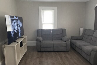 15 S Grove St in Chippewa Falls, WI - Building Photo - Building Photo