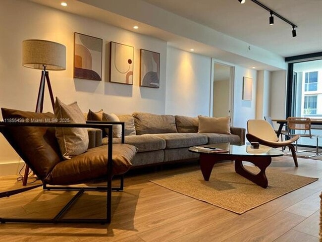 6820 Indian Creek Dr in Miami Beach, FL - Building Photo - Building Photo