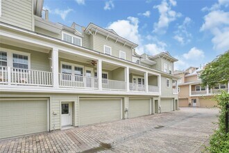 194 W Breezy Way in The Woodlands, TX - Building Photo - Building Photo