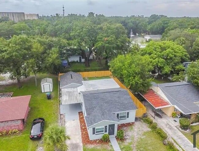property at 1706 W Palmetto St