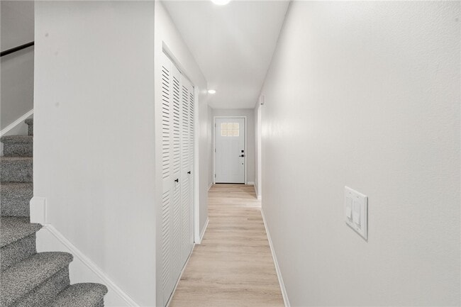 17 Willowick Dr in Fairport, NY - Building Photo - Building Photo