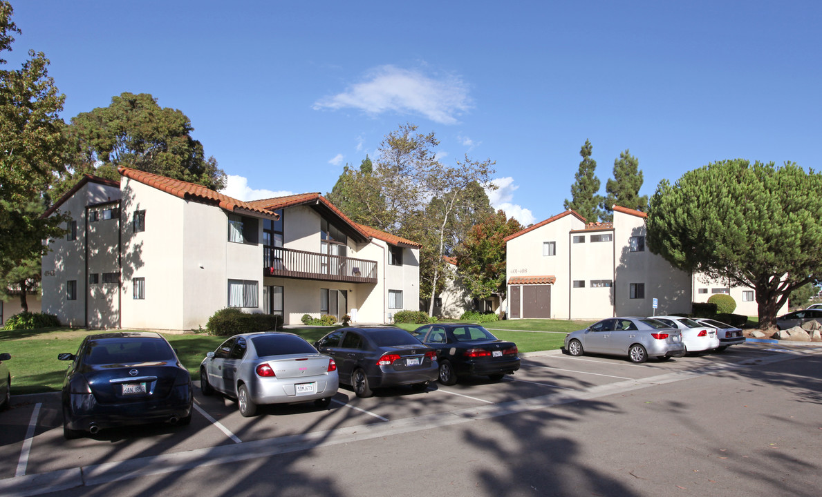 San Ynez Apartments in Goleta, CA - Building Photo