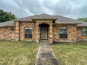 2111 Meadowview Dr in Caddo Mills, TX - Building Photo - Building Photo