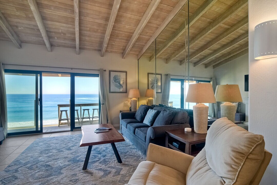 441 S Sierra Ave in Solana Beach, CA - Building Photo