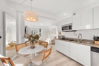 530 Ocean Dr in Miami Beach, FL - Building Photo - Building Photo