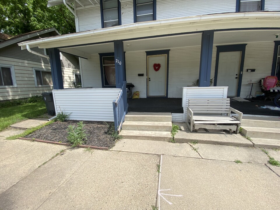 210 E Elm St, Unit 210 in Mankato, MN - Building Photo