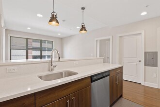 100 Marshall St in Hoboken, NJ - Foto de edificio - Building Photo