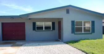 2643 Kingswood Dr NE in Palm Bay, FL - Building Photo