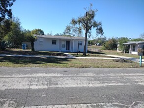 6330 Holiday Dr in Spring Hill, FL - Building Photo - Building Photo