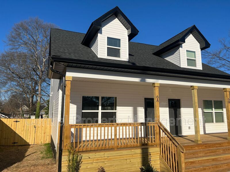 6 W Wilburn Ave in Greenville, SC - Building Photo