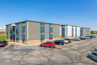 Pines at Southmoor Apartments in Greeley, CO - Building Photo - Building Photo