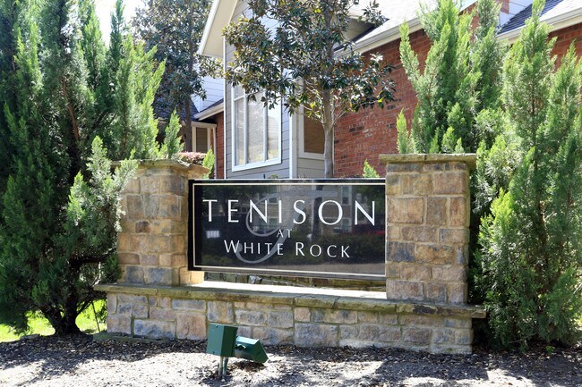 Tenison at White Rock in Dallas, TX - Foto de edificio - Building Photo
