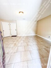 10001 Town Lake Dr in Orlando, FL - Foto de edificio - Building Photo