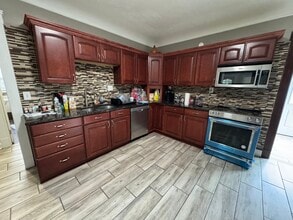 1447 Lakeland Ave, Unit Down in Lakewood, OH - Building Photo - Building Photo